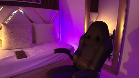 Snapshot of emelie_ch_ chatting on January 16, 2026, 6:06 am Emily online show from January 16, 2026, 6:06 am