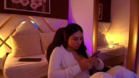 Snapshot of emelie_ch_ chatting on February 1, 2026, 2:43 am Emily online show from February 1, 2026, 2:43 am