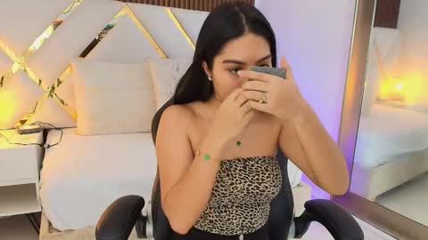 Snapshot of emelie_ch_ chatting on February 13, 2026, 3:13 am Emily online show from February 13, 2026, 3:13 am