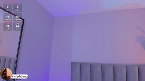 Snapshot of emely_deluxe chatting on January 15, 2026, 9:25 am Emely online show from January 15, 2026, 9:25 am