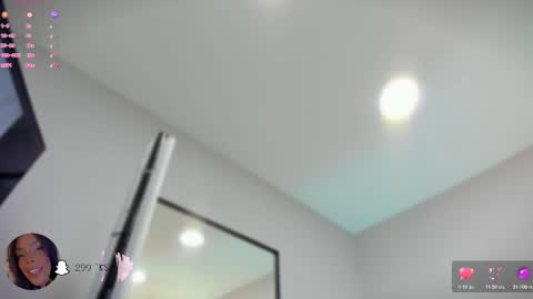 Snapshot of emely_deluxe chatting on February 13, 2026, 11:28 am Emely online show from February 13, 2026, 11:28 am