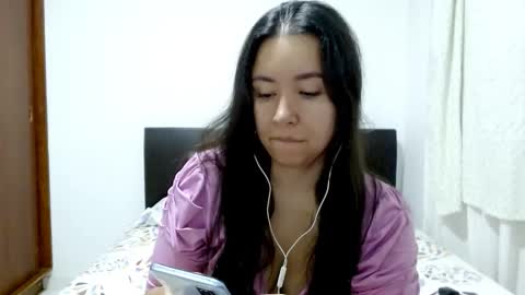 Snapshot of emely_sexx chatting on September 28, 2025, 10:09 am emely_sexx online show from September 28, 2025, 10:09 am