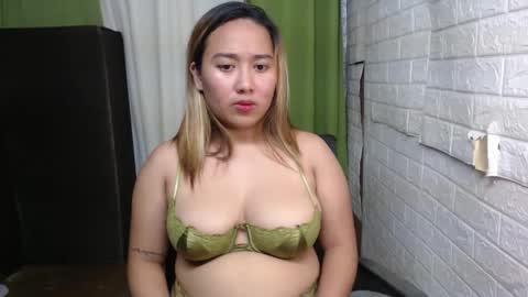 Snapshot of emely_slutxxx chatting on December 29, 2024, 2:21 pm Emely online show from December 29, 2024, 2:21 pm