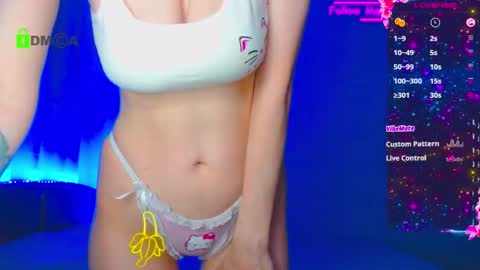 Snapshot of emelycrystal chatting on November 18, 2025, 3:34 am Emely online show from November 18, 2025, 3:34 am