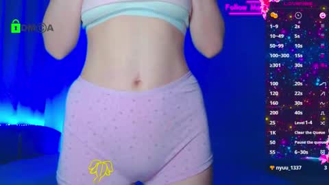 Snapshot of emelycrystal chatting on November 19, 2025, 3:28 am Emely online show from November 19, 2025, 3:28 am