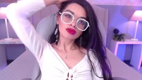 Snapshot of emerald_gh chatting on September 21, 2025, 8:54 pm Danna online show from September 21, 2025, 8:54 pm