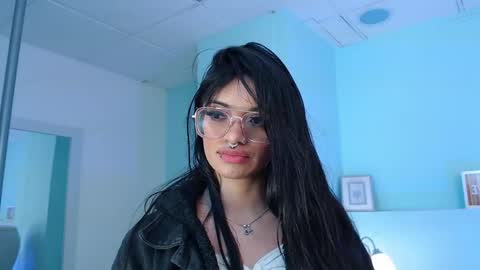 Danna online show from May 10, 2026, 1:22 am