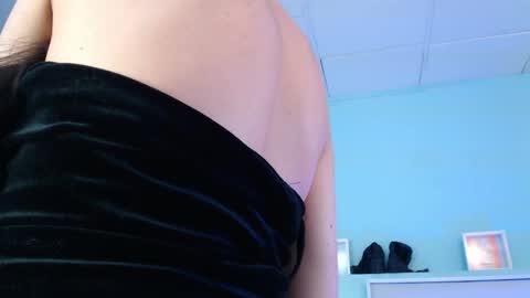 Danna online show from May 17, 2026, 2:42 am