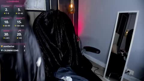 Snapshot of emeralda_co chatting on October 25, 2025, 1:13 am Esmeralda online show from October 25, 2025, 1:13 am