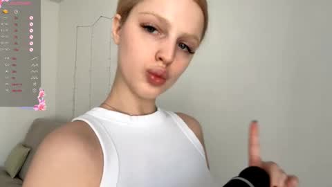 Snapshot of emeraldcotton chatting on January 10, 2026, 8:05 am Gily online show from January 10, 2026, 8:05 am