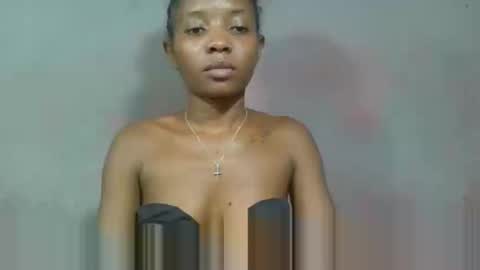 emerancienne online show from April 1, 2026, 7:55 pm