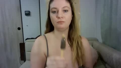 Snapshot of emerieskye chatting on February 11, 2026, 6:13 pm EmerieSkye online show from February 11, 2026, 6:13 pm