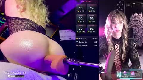 Snapshot of emerylune_xo chatting on December 4, 2025, 5:28 am Emery Lune online show from December 4, 2025, 5:28 am