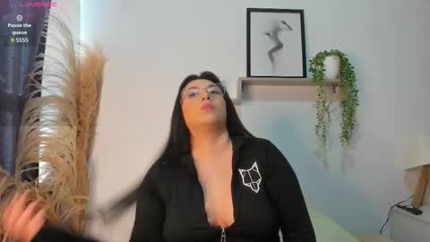 emi_carter online show from November 26, 2025, 6:53 pm