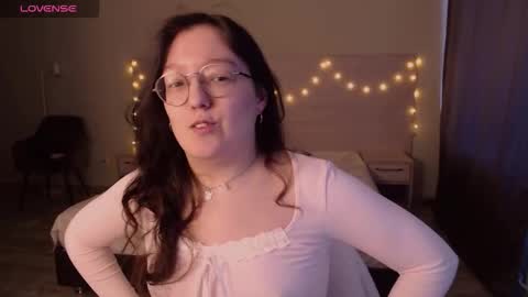 Snapshot of emi_gooflord chatting on March 15, 2026, 1:28 pm Emi online show from March 15, 2026, 1:28 pm