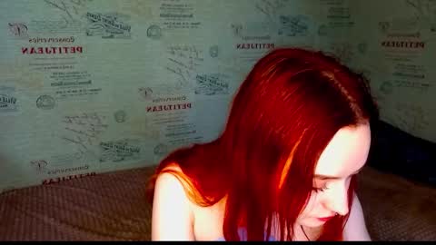 Snapshot of emi_less chatting on September 20, 2025, 10:16 am Emi online show from September 20, 2025, 10:16 am