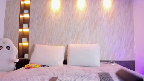 emi ricci online show from June 1, 2026, 7:48 pm