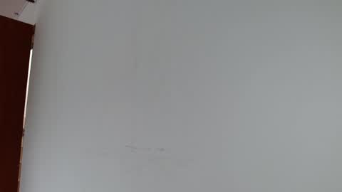 emi_rousse online show from May 23, 2026, 11:58 am