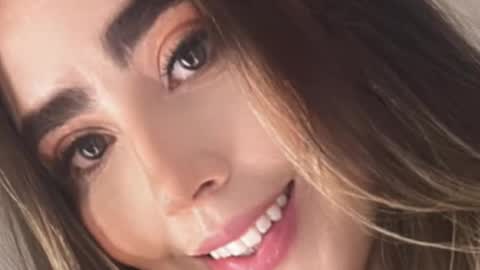 emi_royse online show from November 10, 2025, 9:25 pm