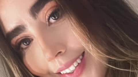 emi_royse online show from May 27, 2026, 1:57 am