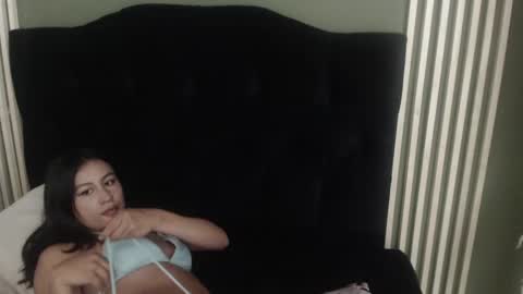 Emilia Gomez online show from January 15, 2025, 10:02 pm