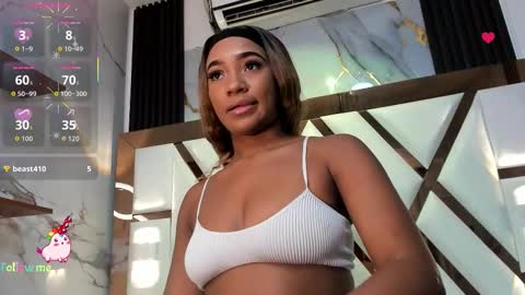 Snapshot of emii_brown chatting on February 13, 2026, 2:07 am Emy online show from February 13, 2026, 2:07 am