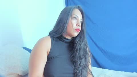 Snapshot of emiily15_ chatting on January 27, 2025, 8:39 pm Emi online show from January 27, 2025, 8:39 pm