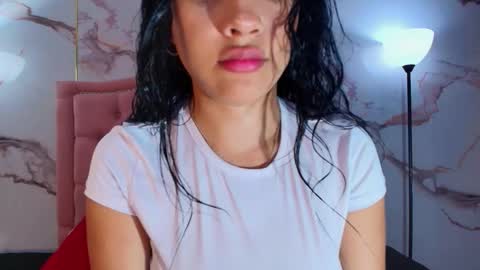 Snapshot of emiily_carter chatting on November 26, 2025, 11:44 am Emiily Carter online show from November 26, 2025, 11:44 am