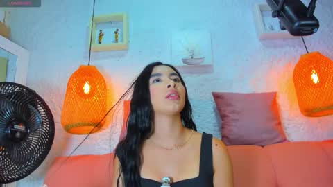 Snapshot of emiily_s chatting on September 29, 2025, 12:10 pm Emily online show from September 29, 2025, 12:10 pm