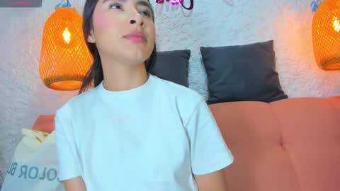 Snapshot of emiily_s chatting on October 7, 2025, 12:02 pm Emily online show from October 7, 2025, 12:02 pm