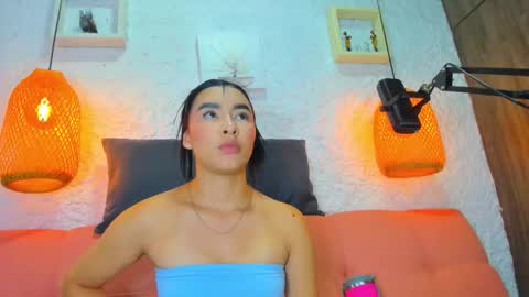 Snapshot of emiily_s chatting on October 11, 2025, 12:15 pm Emily online show from October 11, 2025, 12:15 pm