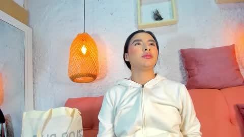 Emily online show from November 21, 2025, 12:04 pm