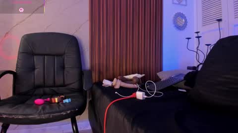 Snapshot of emiilycollins1 chatting on February 3, 2026, 5:38 am online show from February 3, 2026, 5:38 am