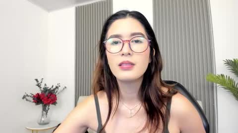 Snapshot of emiilycutex_ chatting on October 8, 2025, 12:14 pm online show from October 8, 2025, 12:14 pm