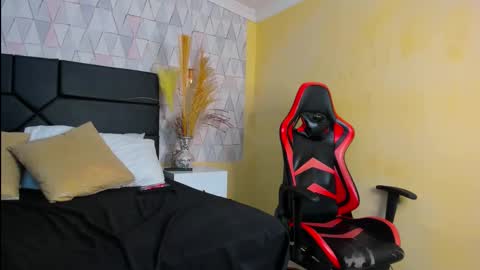 Snapshot of emiilymoss chatting on February 18, 2026, 7:32 pm Emy online show from February 18, 2026, 7:32 pm