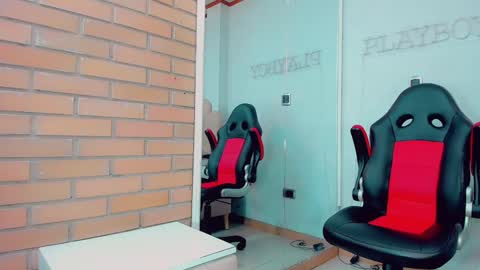 Snapshot of emiilysaenzz chatting on January 20, 2025, 9:53 pm EmillySaenz online show from January 20, 2025, 9:53 pm