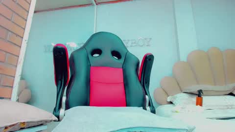 Snapshot of emiilysaenzz chatting on September 10, 2025, 5:24 pm EmillySaenz online show from September 10, 2025, 5:24 pm