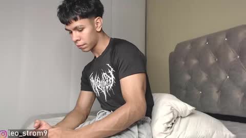 emile_239 online show from January 23, 2025, 2:44 am