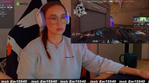 Snapshot of emili1_bc chatting on January 16, 2025, 1:04 pm Emili online show from January 16, 2025, 1:04 pm