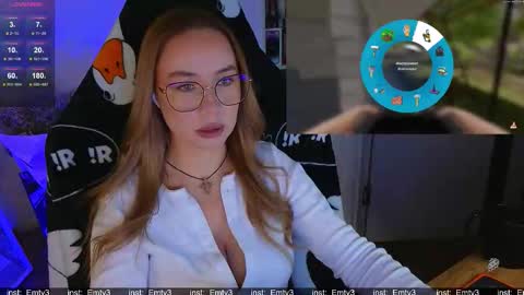 Snapshot of emili1_bc chatting on December 17, 2025, 4:13 pm Emili online show from December 17, 2025, 4:13 pm