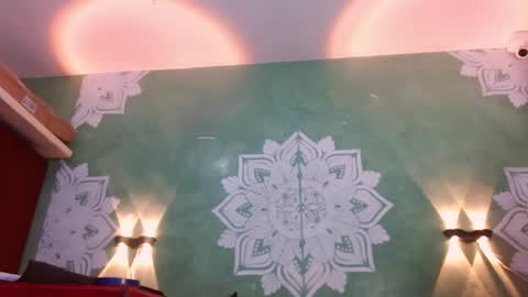 Snapshot of emili_roux chatting on January 14, 2025, 9:41 pm Emili roux online show from January 14, 2025, 9:41 pm