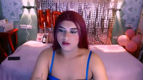 Snapshot of emili_roux chatting on February 11, 2025, 12:16 pm Emili roux online show from February 11, 2025, 12:16 pm