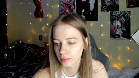 Snapshot of emili_sweet__ chatting on February 12, 2025, 3:16 pm emili_sweet__ online show from February 12, 2025, 3:16 pm
