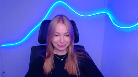 Emilia online show from September 20, 2025, 5:30 am