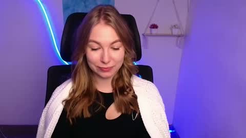 Emilia online show from October 22, 2025, 5:52 am