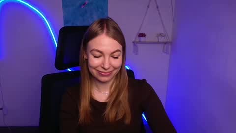 Emilia online show from November 5, 2025, 6:46 am