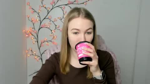 Emilia online show from March 4, 2026, 6:30 am