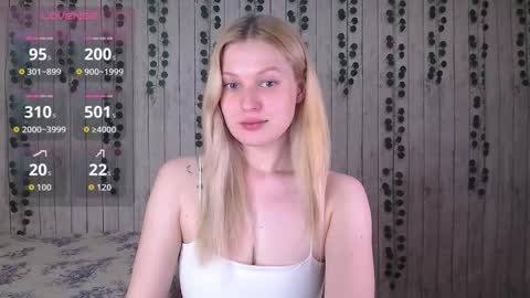 Snapshot of emiliaduchess chatting on November 22, 2025, 2:38 pm Amili online show from November 22, 2025, 2:38 pm