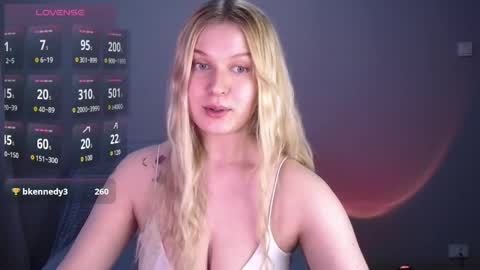 Amili online show from May 13, 2026, 1:52 pm