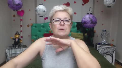 EmiliaGree online show from November 3, 2025, 5:58 pm